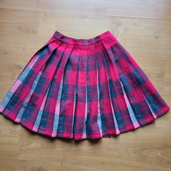 Vintage Pleated Academia Reversible Wool Skirt - Picture 6 of 11